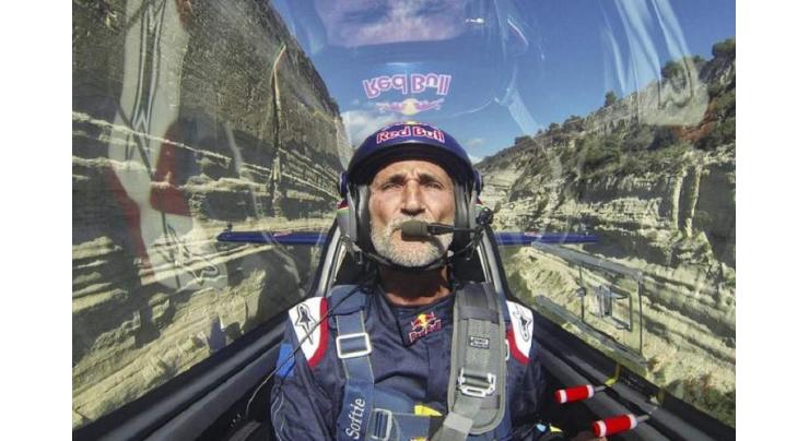 Hungry: Pilots’ heart wrenching stunts in air race, Budapest