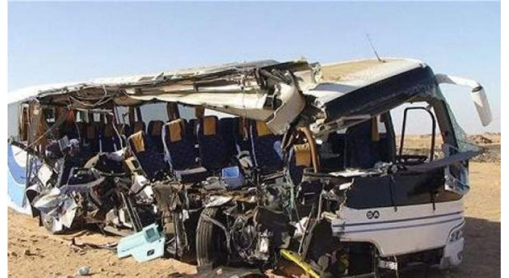 Bus crash kills 16 in Iran
