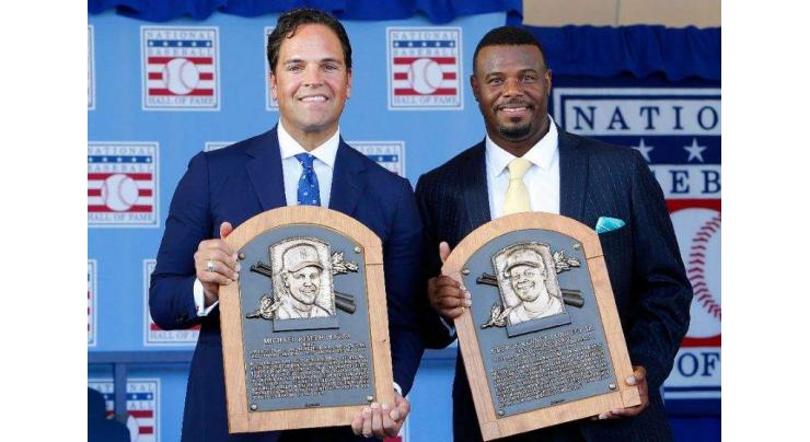 Baseball: Griffey, Piazza make tearful Hall of Fame entries