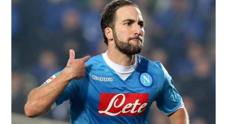 Higuain completes Juventus move: official