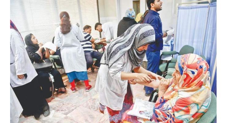 4.5% Pakistanis infected with HCV, 2.5% with HBV: Health experts