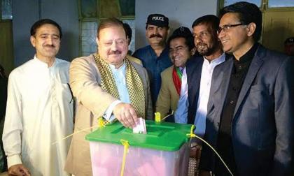 Thousands arrive in AJK from Pakistan, abroad to cast votes