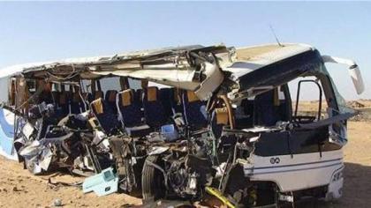 Bus crash kills 16 in Iran