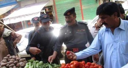 15 shopkeepers arrested for decanting