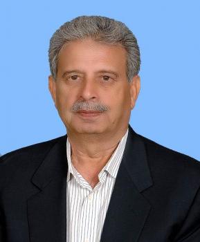وزير الإنتاج الدفاعي الباكستاني يؤكد على مواصلة العملية الأمنية في مدينة كراتشي حتى استعادة السلام