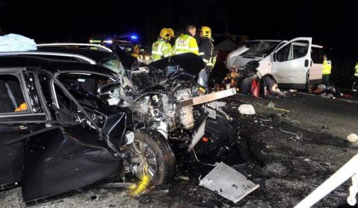 15 injured in Welsh bus accident in France
ATTENTION - UPDATES injured toll, number of passengers, ADDS teenager in