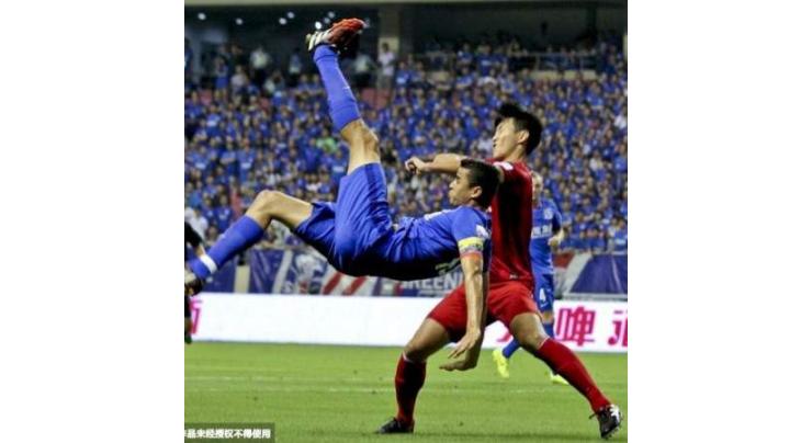 Football: Shanghai Shenhua win Yangtze derby