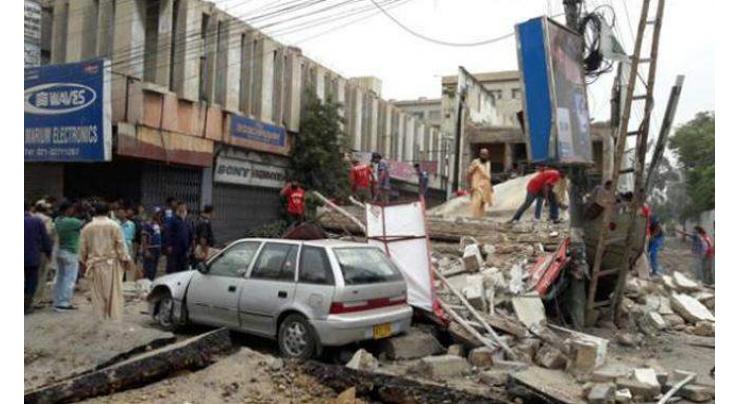 Building collapse, two injured