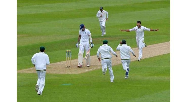 Cricket: England 184-5 against Pakistan
