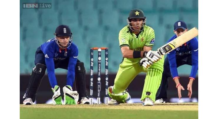 Cricket: Misbah guides Pakistan into lead over England