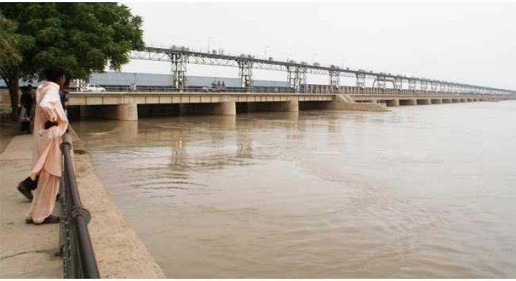 River Indus continues to flow in low flood