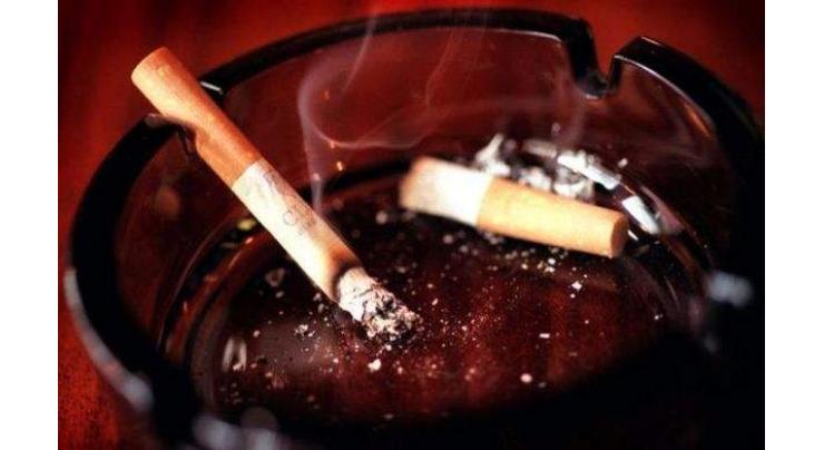 Plain cigarettes encourage adults to quit smoking