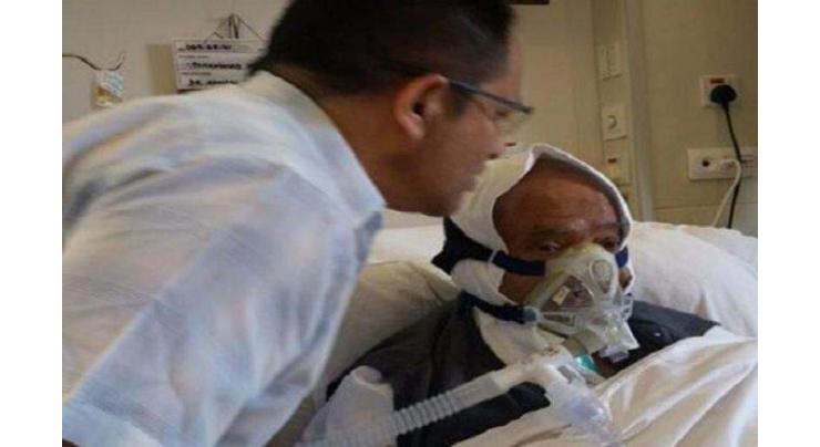 Cricketer Hanif Muhammad fights back in hospital