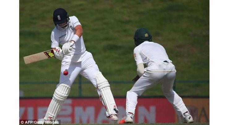Cricket: Pakistan 542 all out against England