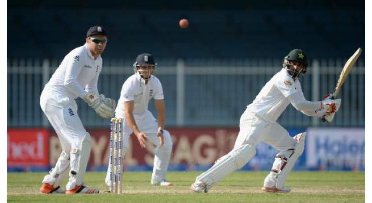 Cricket: England 88-4 against Pakistan at 3rd day close