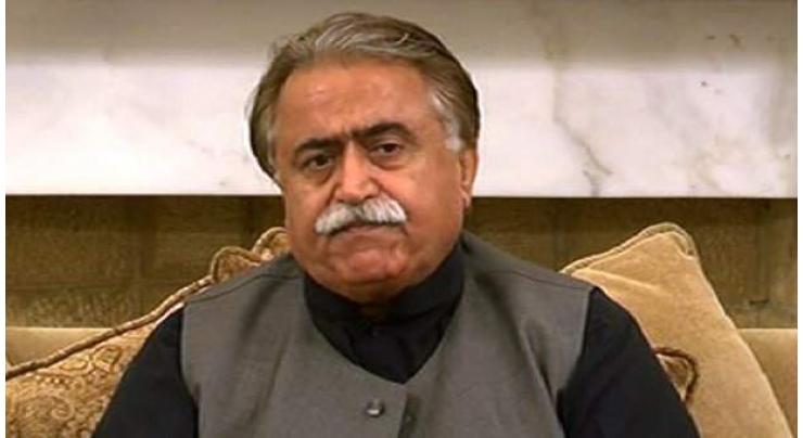 Chandio pays surprise visit to sections of Information Department