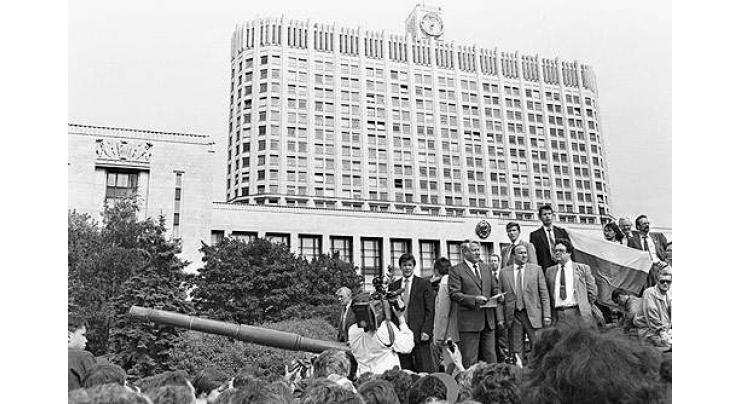 Heady days fade for Russians who halted 1991 coup
