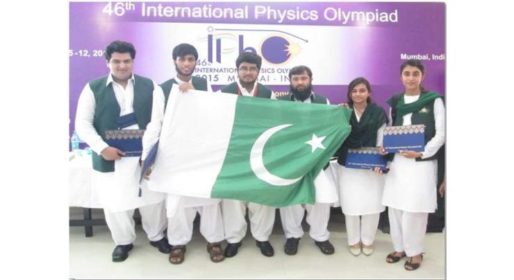 Pakistani Students Win Laurels for Country at Int'l Science Olympiads