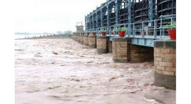 River Indus continues to run in low flood
