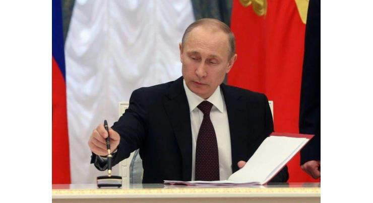 Putin arrives in Crimea after Ukraine incursion claims: agencies