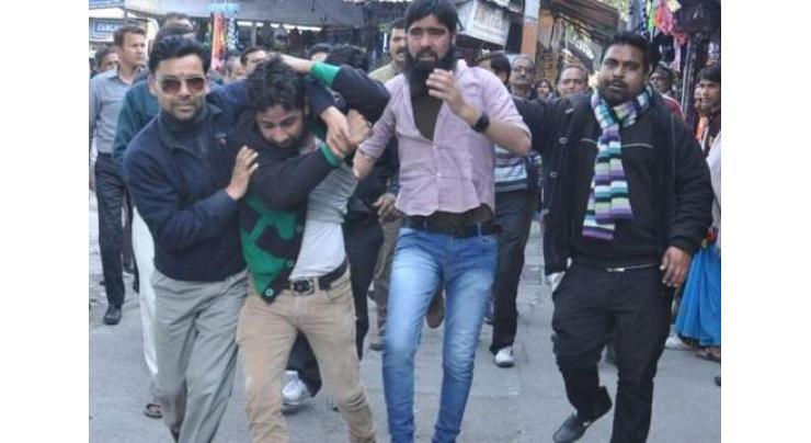 Rightwing ABVP activists harass Kashmiris in Karnataka