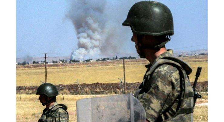 Turkey hits IS with fresh artillery strikes