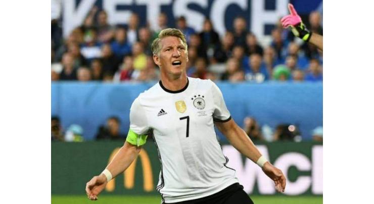 Football: German fans cool on Schweinsteiger's farewell