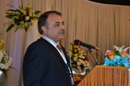 السفير الباكستاني لدى المملكة العربية السعودية: السفارة الباكستانية تقدم المواد الغذائية للعمال الباكستانيين المحصورين في المملكة