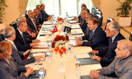 وزير الدولة ورئيس هيئة الاستثمار في باكستان يدعو المستثمرين التركيين إلى  الاستفادة من فرص الاستثمار المتاحة في مختلف المجالات بباكستان