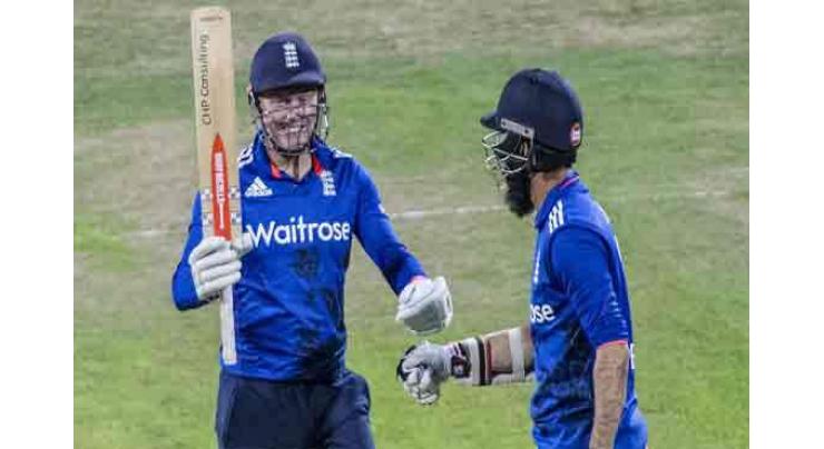 Cricket England beat Pakistan in 4th ODI, lead series 4-0
