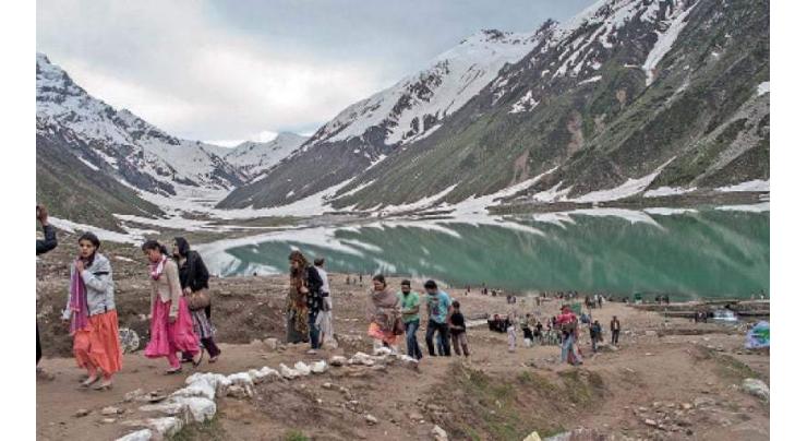 Around 0.7 mln tourists visit Naran Kaghan: Anwar Sajid 