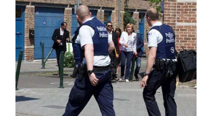 Knifeman attacks Brussels police 