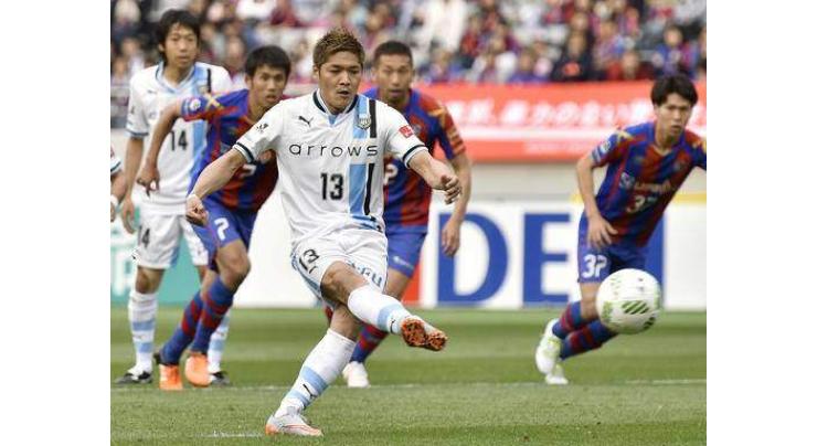 Football: Okubo helps Kawasaki maintain J-League title charge 