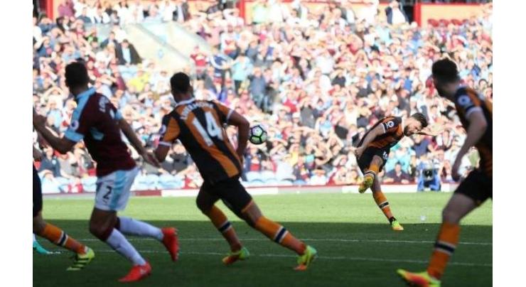 Football: Last-gasp Hull rescue point at Burnley 