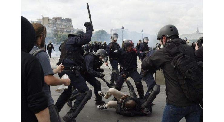 New clashes in France at demos over labour reforms 