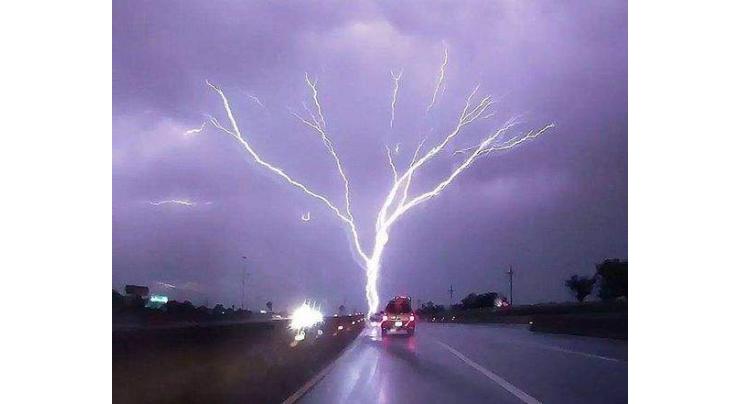 France strikes with longest-lasting lightning bolt 