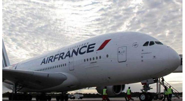 Raucous scenes as Air France 'shirt-ripping' trial opens 