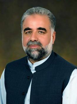 نائب رئيس البرلمان الوطني الباكستاني يعزي في وفاة الصحفي الشهير زاهد ملك