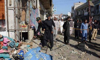 إصابة تسعة بينهم رجال الشرطة في انفجار بمدينة "تشارسادا" الباكستانية