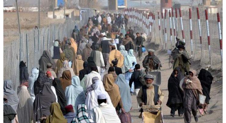 200,000 Afghan refugees return to their country this year: UNHCR 