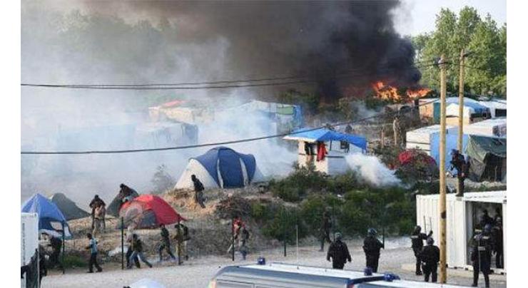 Fresh fires break out at Calais 'Jungle' camp: AFP 