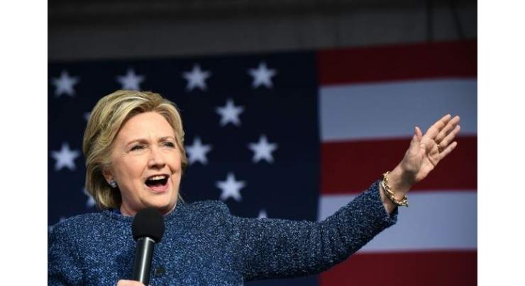 US polls narrow as Clinton grapples with email fallout 