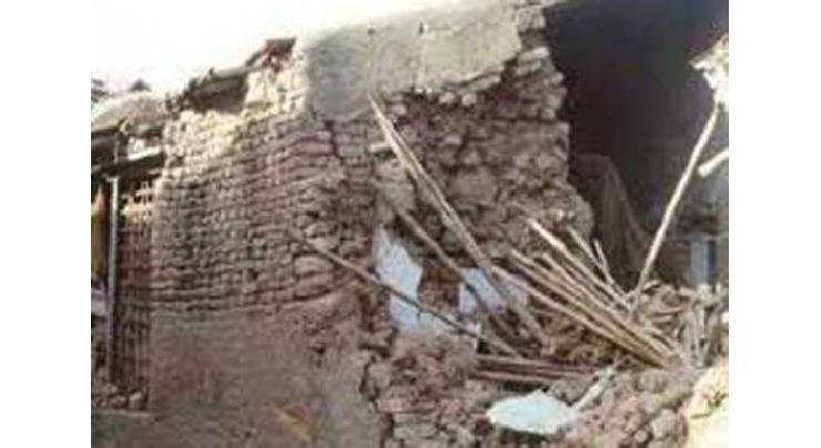 Two killed, two injured in wall collapse 