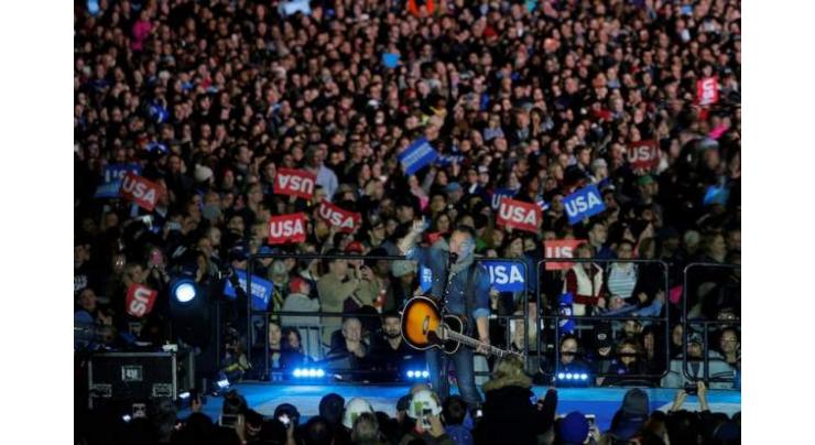 About 40,000 people at Clinton-Obama rally: campaign 