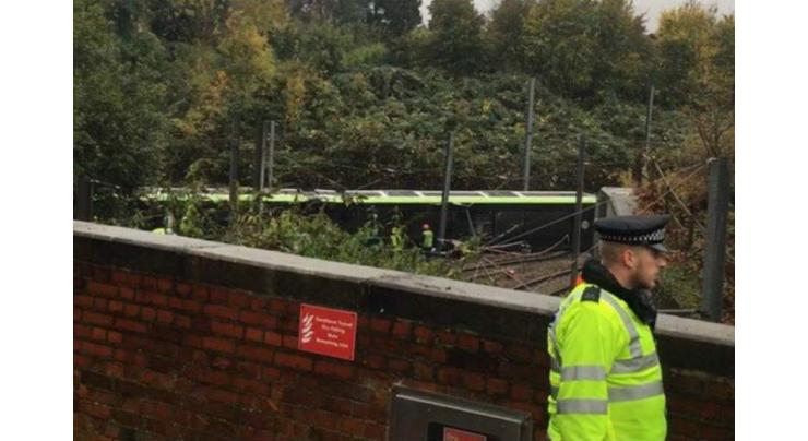 Five killed as London tram overturns 