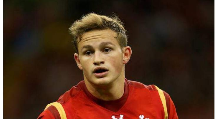 Wales's Amos out until New Year 