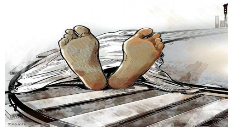 Women dies while crossing railway line 