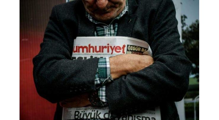 Turkey arrests head of opposition newspaper 