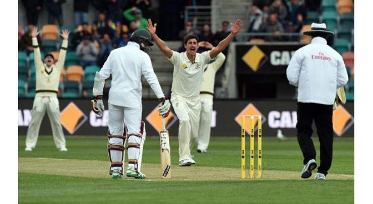 Cricket: Starc gives Aussies hope after innings collapse 