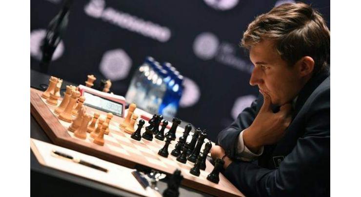 Battle on in youngest ever world chess championship 
